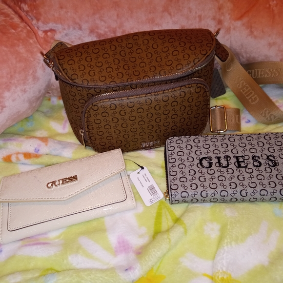 Purses - Picture 2 of 9